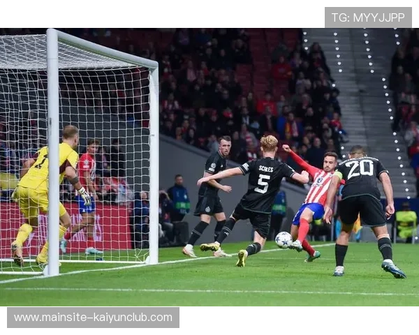 赫罗纳利用中路直塞打穿对手防线——从赛场战术到商业洞察的穿透力